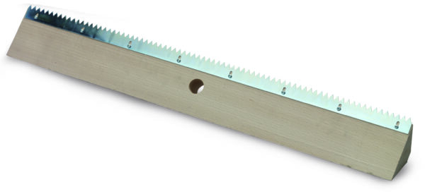 Court Royal simítófa fogazott pengével